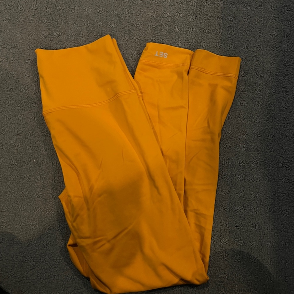 SET ACTIVE Yellow Leggings